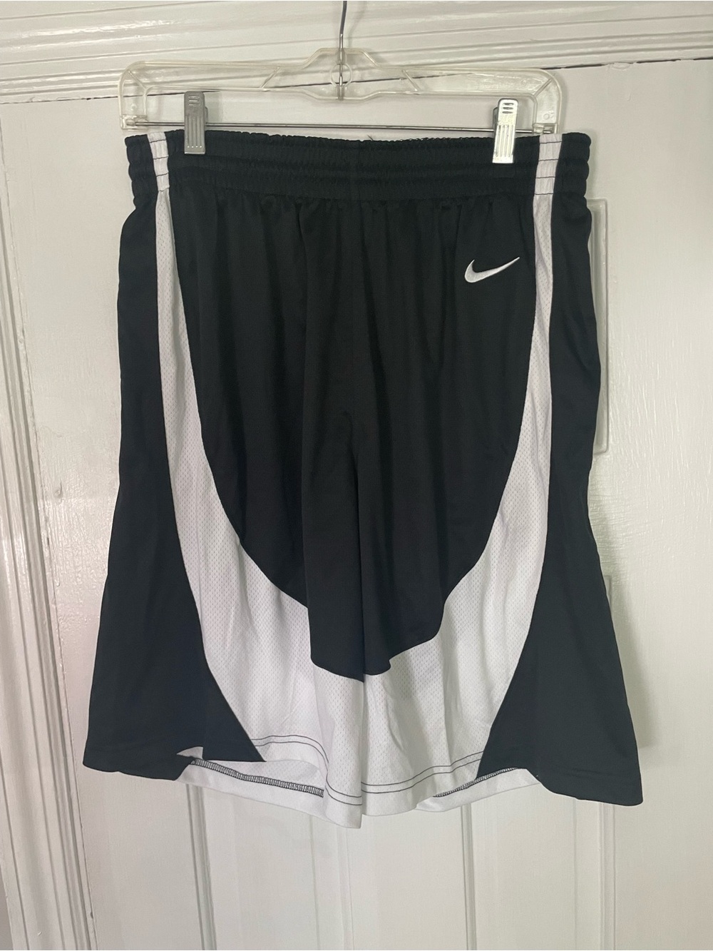Nike Men’s Dish Basketball Shorts Black and White Size Large New With Tags B17